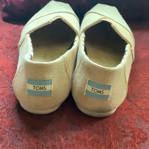 Toms slip on beige linen shoes size 8 - Picture 2 of 8